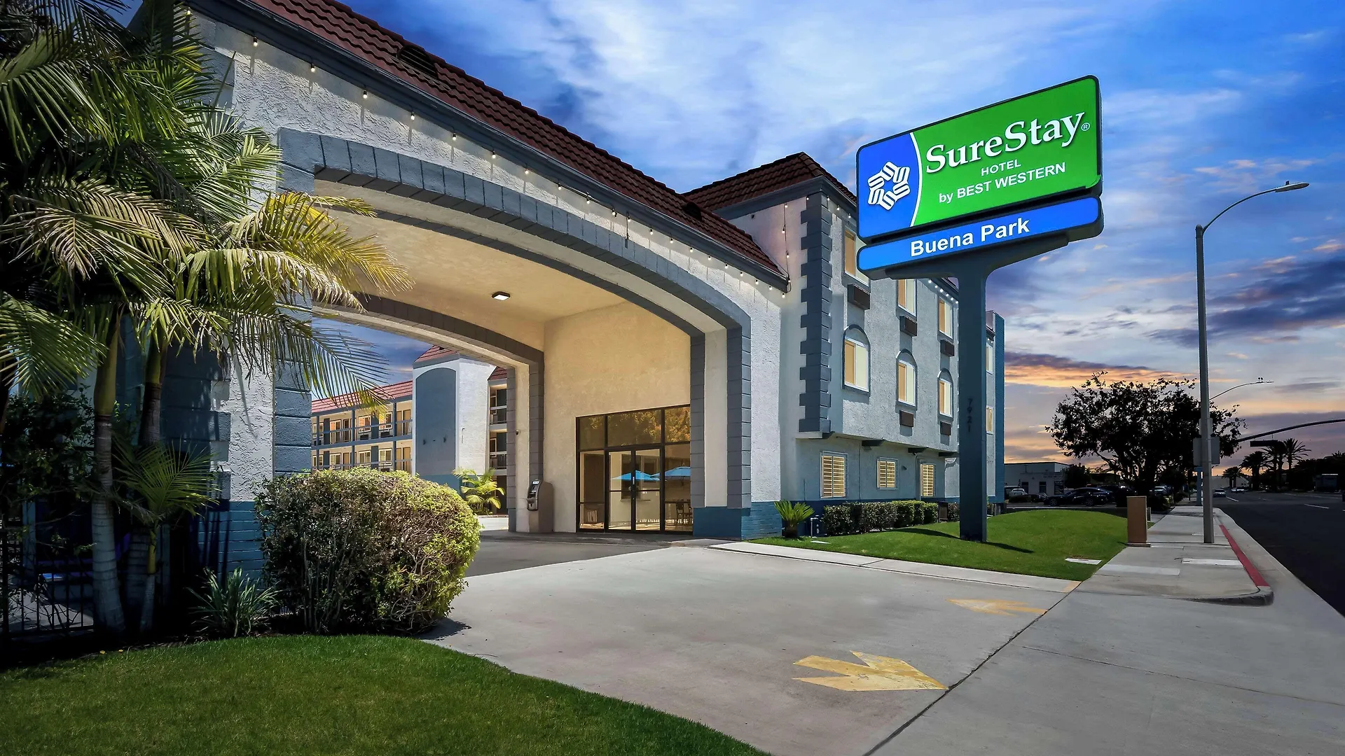 5 Smart Budget Hotels Near Anaheim Ice Worth Booking