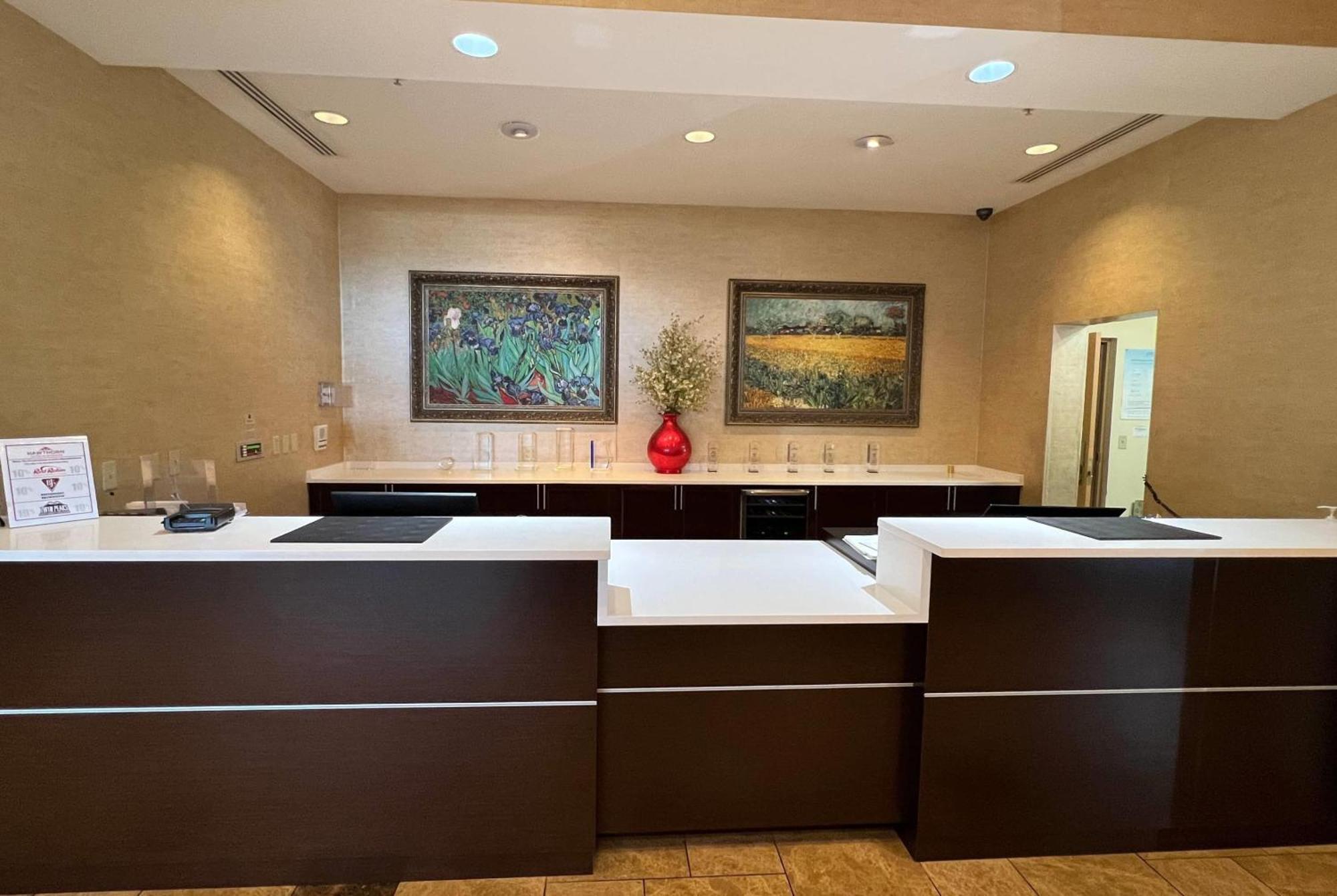 Staying Near Downtown West Palm Beach: 7 Airport Hotels Compared